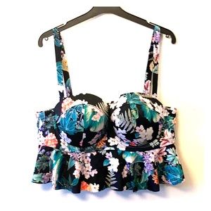 Underwire floral peplum swim top